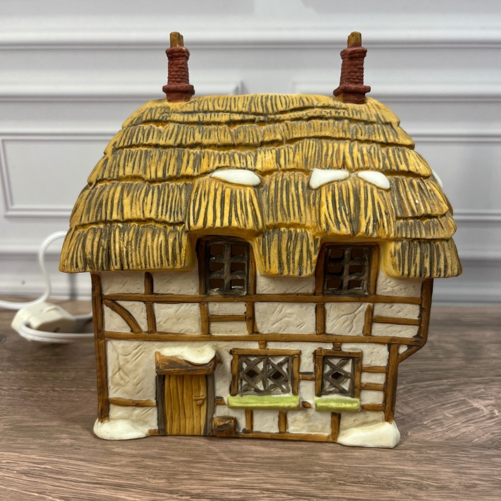 Vintage Dept 56 Dickens Village Cottage 1985 Porcelain House Tan Lit‎ Building